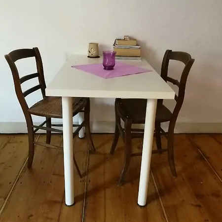 Burg Apartment *